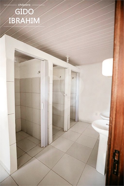 Chácara à venda com 10 quartos, sendo 2 suítes, em Mombaça, São Roque, SP