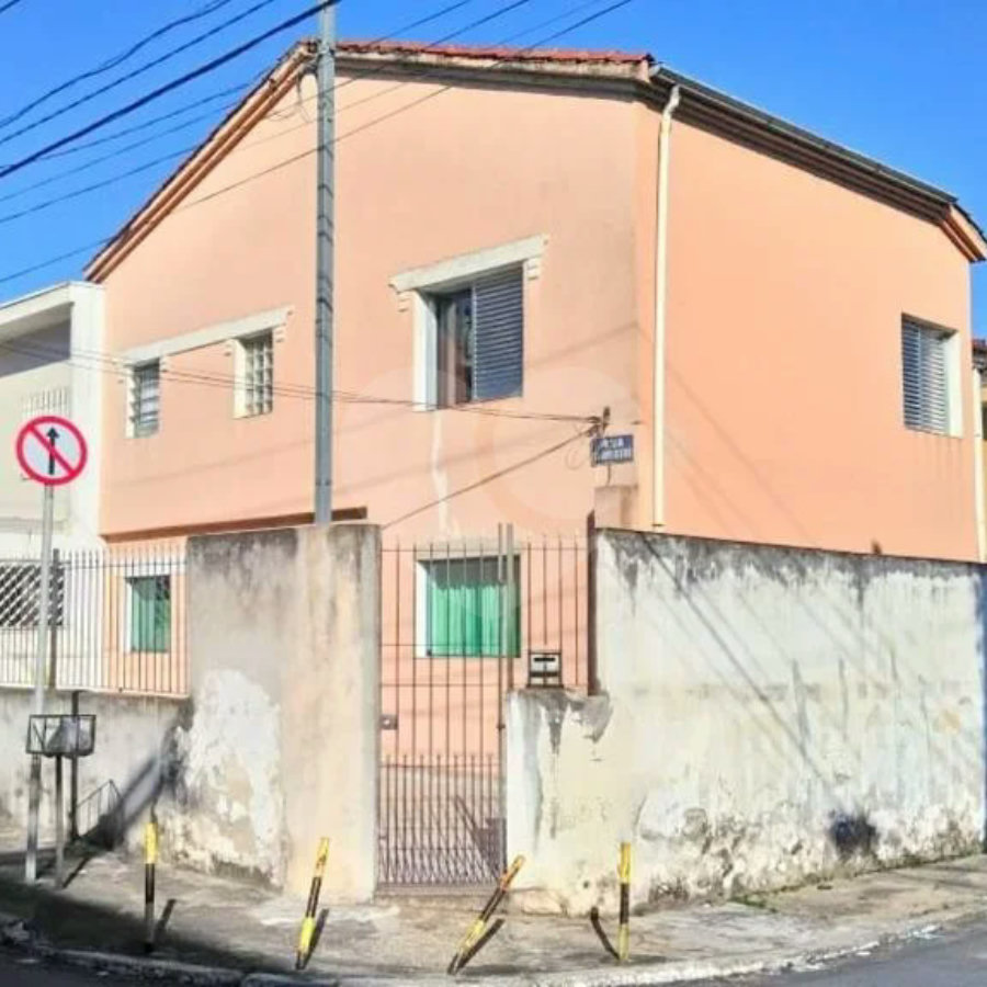 Sobrado espaçoso de esquina no bairro da Mooca!
