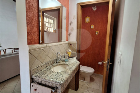 Casa à venda com 4 quartos, sendo 1 suíte, em Santa Cândida, Vinhedo, SP