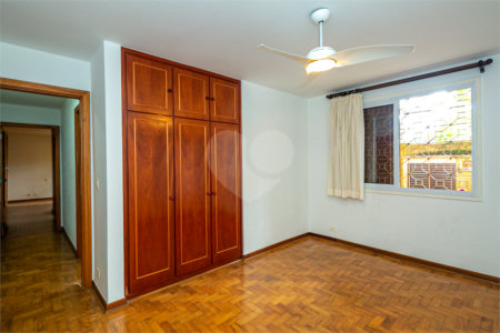 Casa à venda com 4 quartos, sendo 1 suíte, em Jardim Marajoara, São Paulo, SP