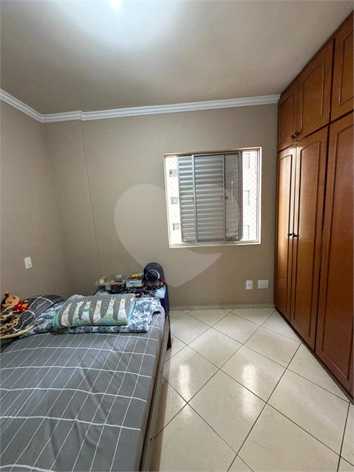 Apartamento à venda com 2 quartos em Parque Maria Domitila, São Paulo, SP