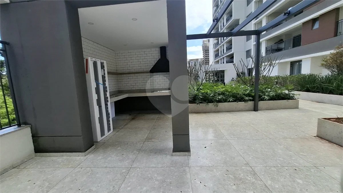 Apartamento à venda com 3 suítes em Vila Pirajussara, São Paulo, SP