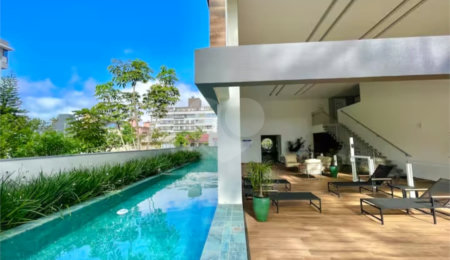 Apartamento à venda com 2 suítes em Jurerê, Florianópolis, SC