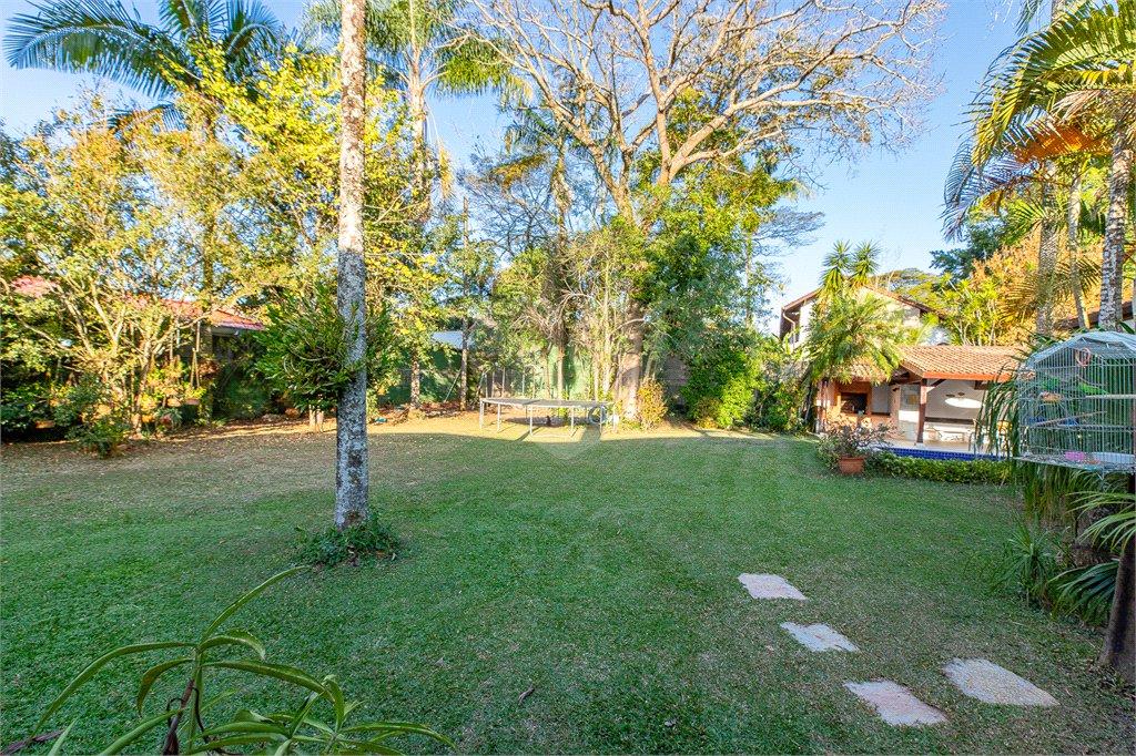 Casa Térrea à venda com 5 quartos, sendo 3 suítes, em Jardim Marajoara, São Paulo, SP