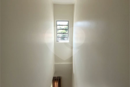 Sobrado à venda com 2 quartos em Vila Nivi, São Paulo, SP