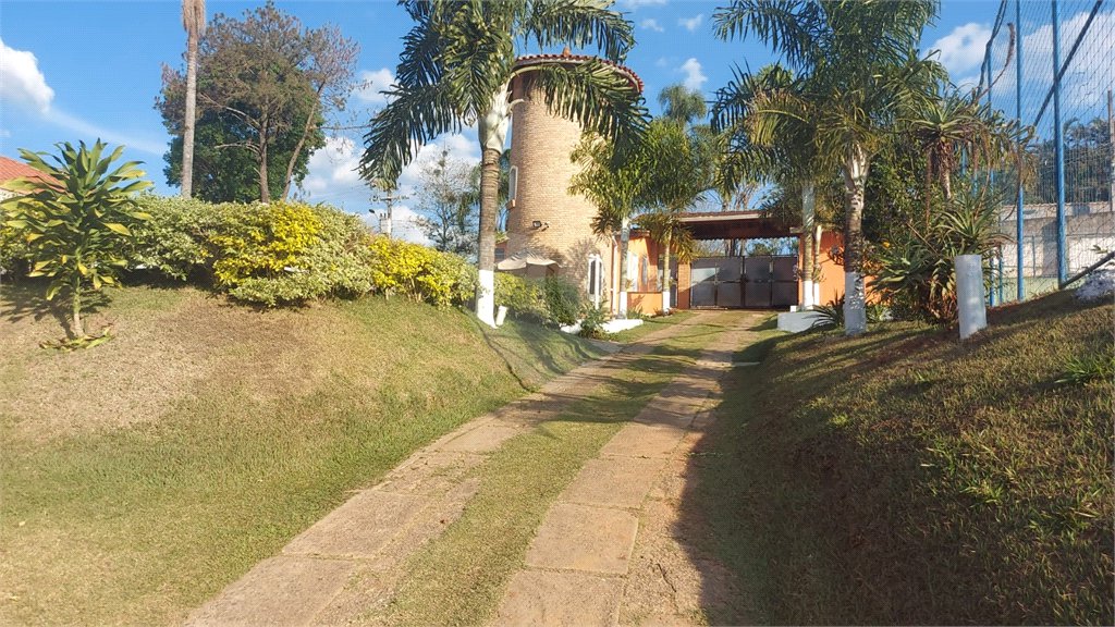 Chácara para alugar com 5 quartos, sendo 3 suítes, em Jardim Estância Brasil, Atibaia, SP