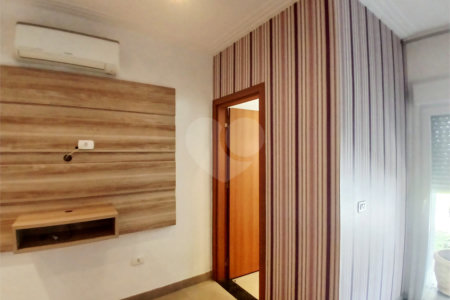 Casa Térrea à venda com 3 suítes em Anchieta, São Bernardo do Campo, SP