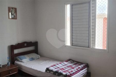 Apartamento à venda com 3 quartos, sendo 1 suíte,  em Campo Grande, São Paulo, SP