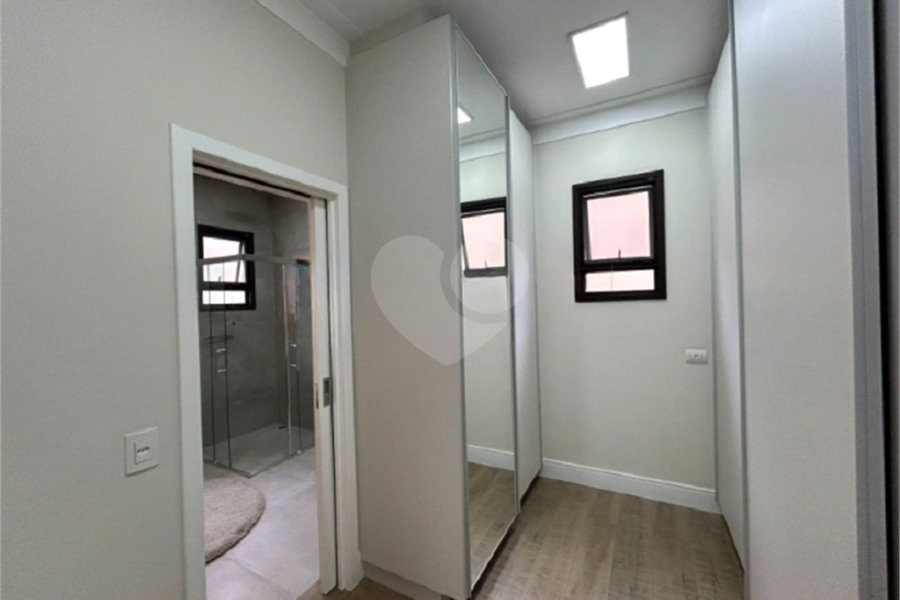 Sobrado à venda com 5 quartos, sendo 3 suítes, em Tremembé, São Paulo, SP