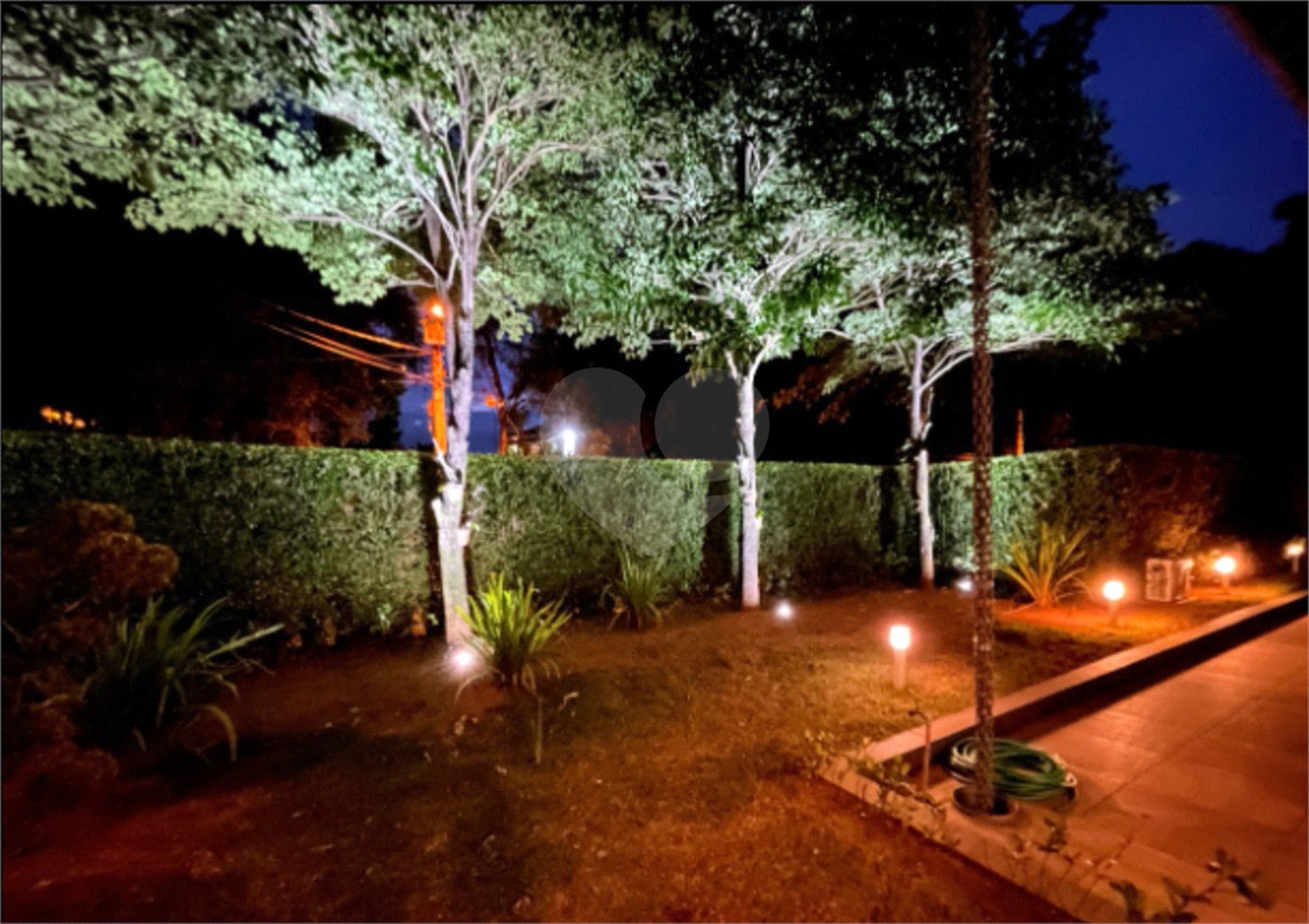 Casa à venda com 4 suítes no condomínio Halvétia Country Residencial, Indaiatuba - SP