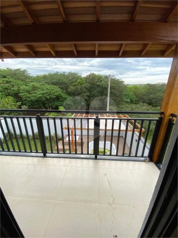 Casa à venda com 3 quartos, sendo 1 suíte, no condomínio Lagos D´icaraí, Salto - SP