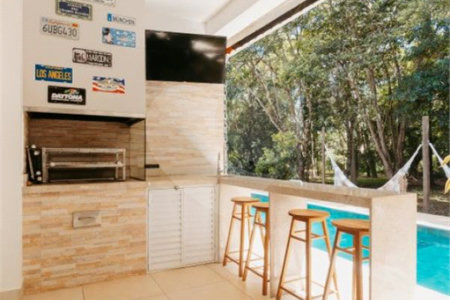 Casa à venda com 5 quartos, sendo 4 suítes, no condomínio Figueira Garden, Atibaia - SP