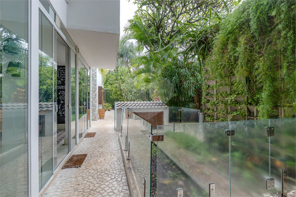 Sobrado à venda com 3 suítes em Jardim Cordeiro, São Paulo, SP