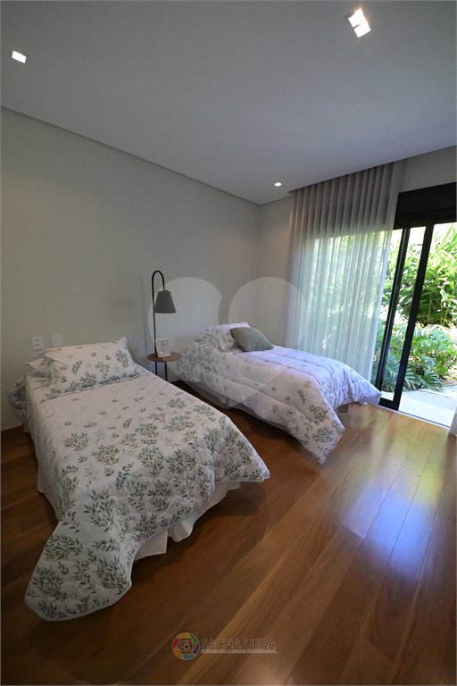 Casa à venda com 4 suítes no condomínio Villa dos Pinheiros, Indaiatuba - SP