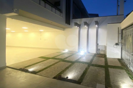 Sobrado novo , com 230m² , 3 suítes , 4 vagas de garagem , à venda no Jardim Bela Vista , em Santo André.
