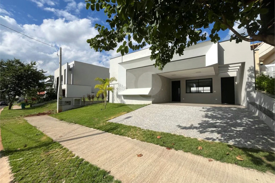 Excelente Casa Plana no Condomínio Bela Vista