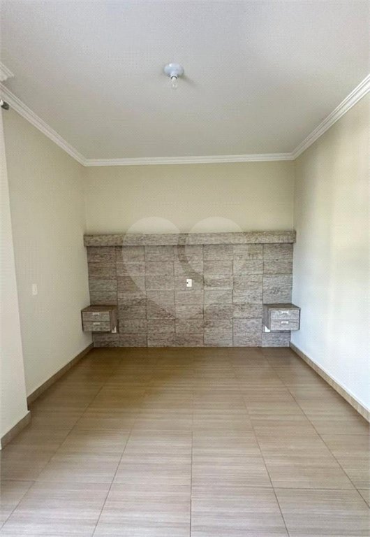 Indaiatuba- Villagio de Itaici- Venda - terreno 150,00 ms - construida 144, 15 ms - 3 dorms, 1 suite, sala, cozinha, wc - R$ 999.900,00 -Área de lazer conta com: Salão de festas - Piscina - Clube - Playground - Academia completamento bancário. Imóvel locado em setembro 2024, venda para investidor,