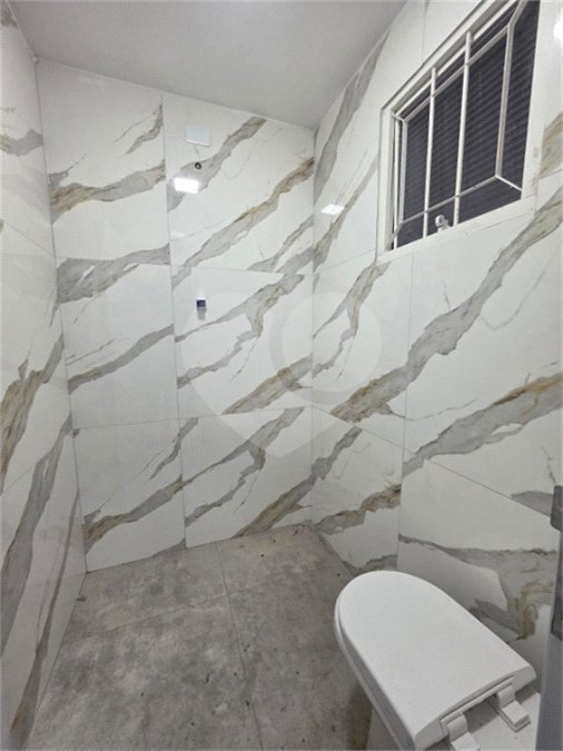 Casa à venda com 3 quartos, sendo 1 suíte, no condomínio Residencial Jardim das Palmeiras, Vinhedo - SP
