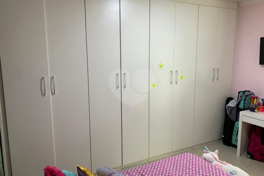 Sobrado à venda com 3 suítes em Vila Nivi, São Paulo, SP