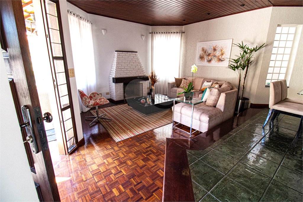 Casa à venda com 1 quarto, sendo 3 suítes, em Esplanada Mendes Moraes, São Roque, SP