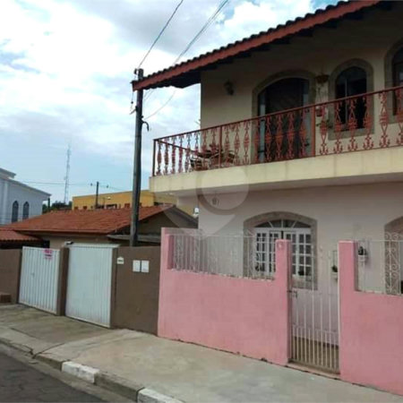 Casa versátil à venda: Casa com 2 Quartos, 3 Unidades Residenciais e Sala Comercial - Louveira