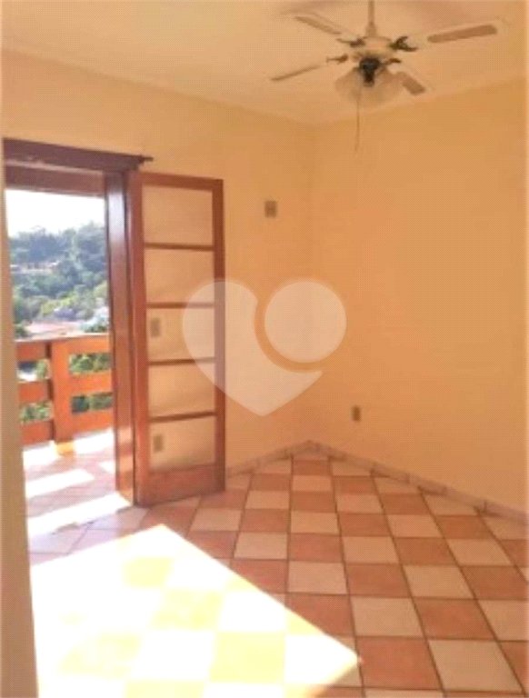 Casa à venda com 3 quartos, sendo 1 suíte, no condomínio Estância Marambaia, Vinhedo - SP