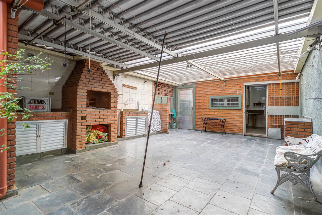 Casa à venda com 3 quartos, sendo 1 suíte, em Vila Clementino, São Paulo, SP