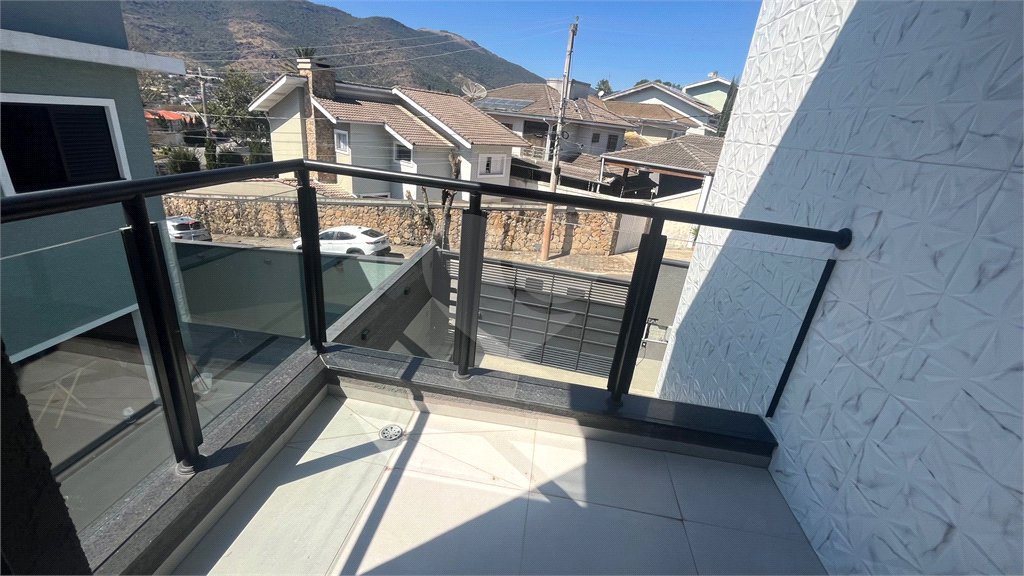 Sobrado à venda com 3 suítes em Vila Petrópolis, Atibaia, SP