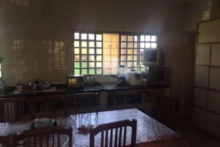 Casa à venda com 6 quartos, sendo 4 suítes, no condomínio Cond Riacho Fundo, Araçoiaba da Serra - SP