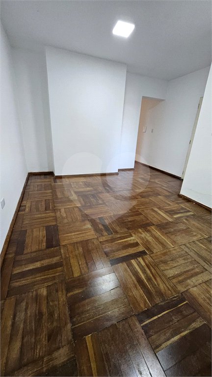 Apartamento à venda com 3 quartos, sendo 1 suíte,  em Vila Suissa, Mogi das Cruzes, SP