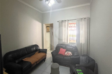 Casa Térrea à venda com 5 quartos, sendo 1 suíte, em Chora Menino, São Paulo, SP