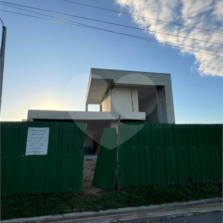 Casa em condomínio à venda com 3 quartos, sendo 2 suítes, em Ogiva, Cabo Frio, RJ