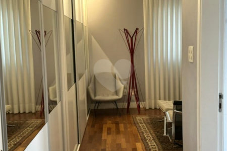 Apartamento à venda com 3 quartos, sendo 1 suíte,  em Cerqueira César, São Paulo, SP