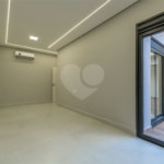 Indaiatuba - SP - Condominio Dona Lucilla - Valor R$2.295.000,00 - 3 suítes + escritório + lavabo - Terreno: 300m2 - Construção: 188m2 - Diferenciais - Móveis planejados no escritório, sala de TV, lavabo, cozinha, área gourmet, lavanderia, banheiros e closet - Ar condicionado em todos os ambie