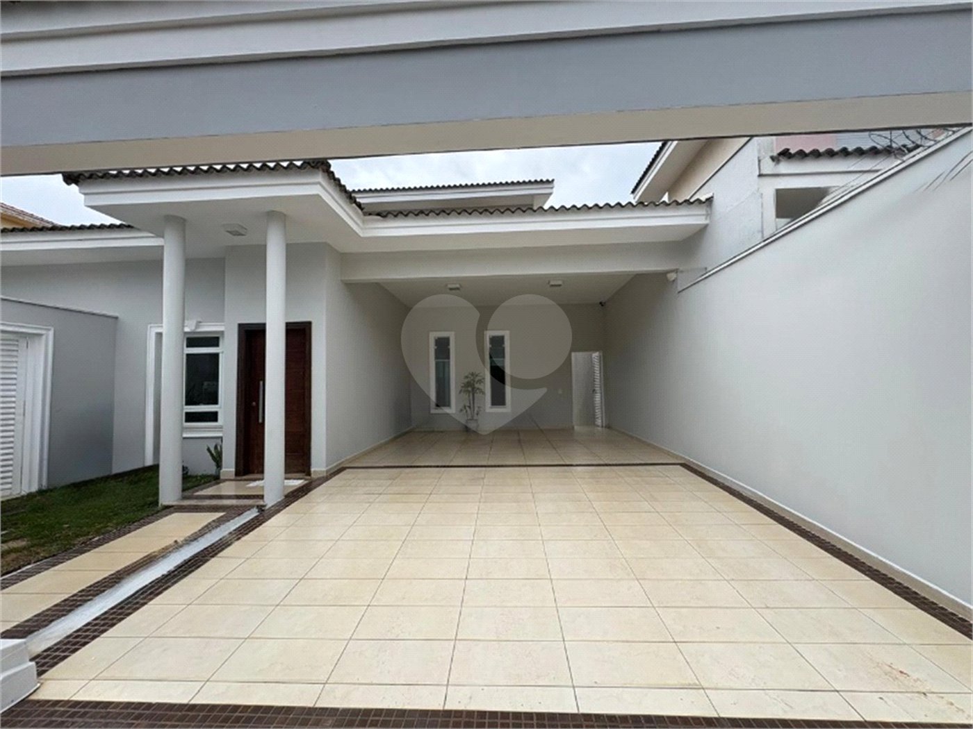 Sobrado à venda ou para alugar com 4 quartos, sendo 3 suítes, em Jardim Pagliato, Sorocaba, SP