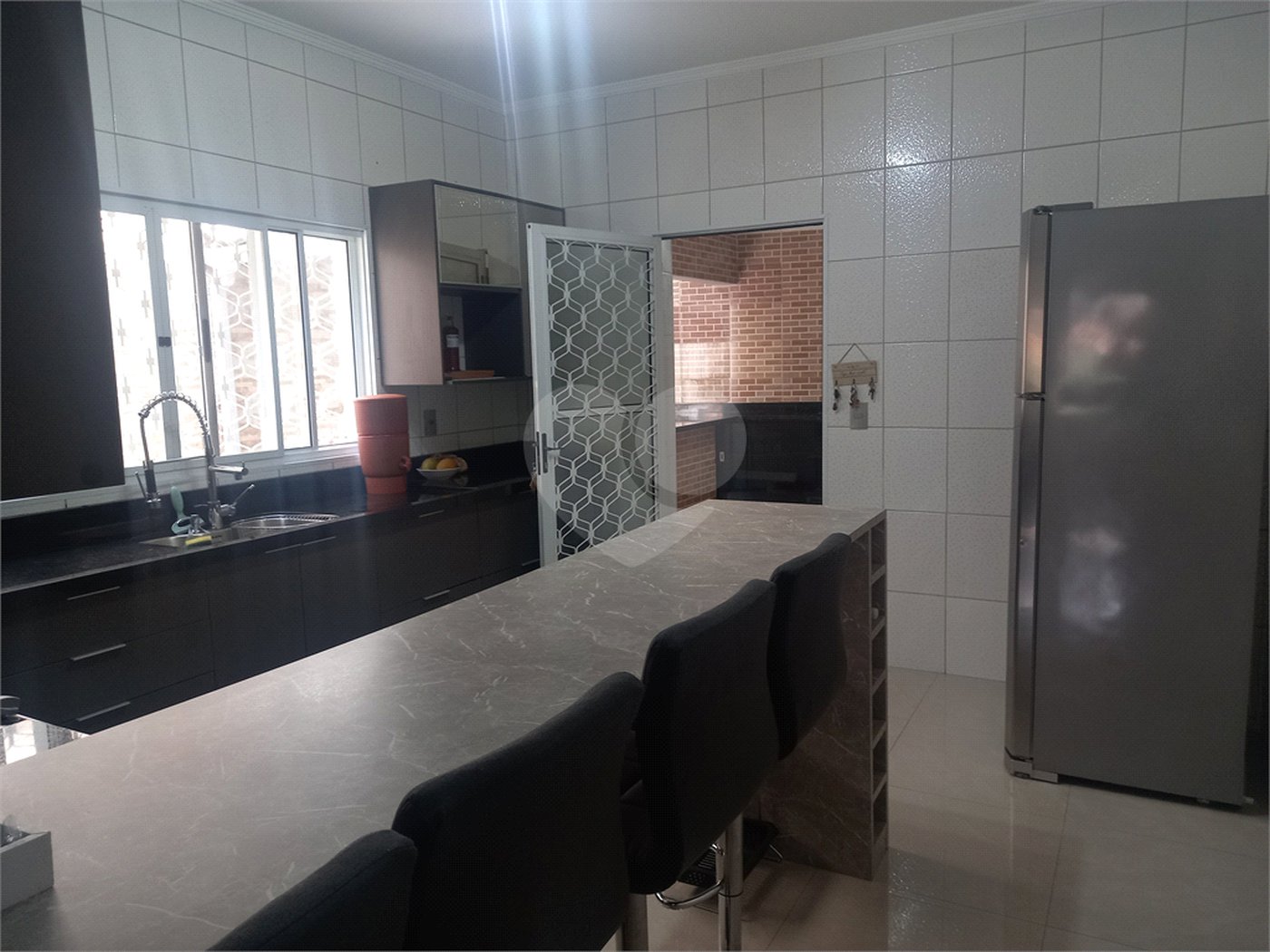 Sobrado à venda com 3 quartos, sendo 1 suíte,  em Tremembé, São Paulo, SP