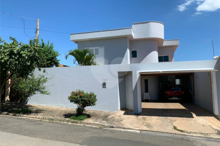 Casa à venda com 3 quartos, sendo 2 suítes, em Jardim Celani, Salto, SP