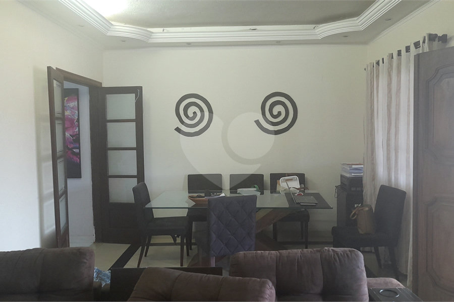 Sobrado à venda com 3 quartos, sendo 1 suíte, em Tremembé, São Paulo, SP