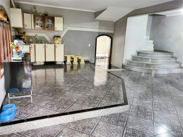 Casa à venda com 4 quartos, sendo 2 suítes,  em Vila Maria, São Paulo, SP