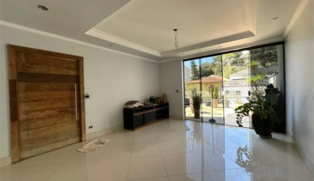 Sobrado à venda com 4 quartos, sendo 2 suítes,  em Vila Ipojuca, São Paulo, SP