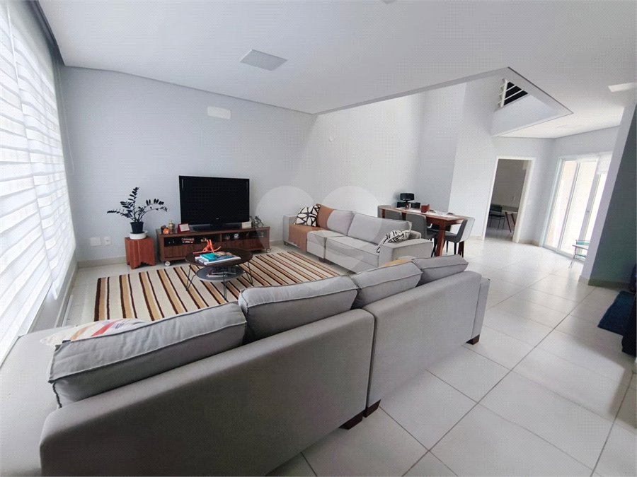 Casa à venda com 3 suítes no condomínio Piemonte, Vinhedo - SP