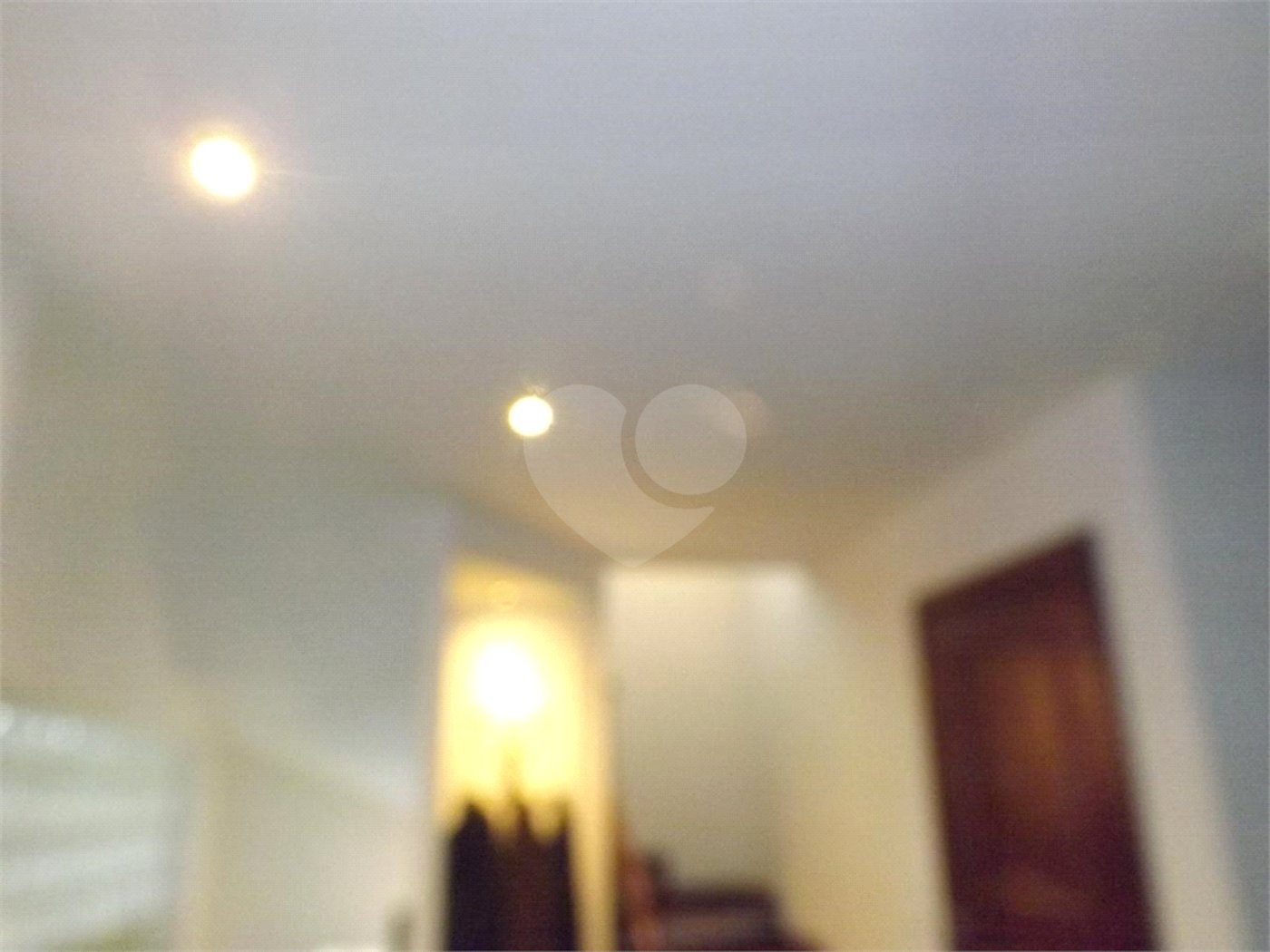 Casa à venda ou para alugar com 4 quartos, sendo 3 suítes,  no condomínio Villa das Flores, São Paulo - SP