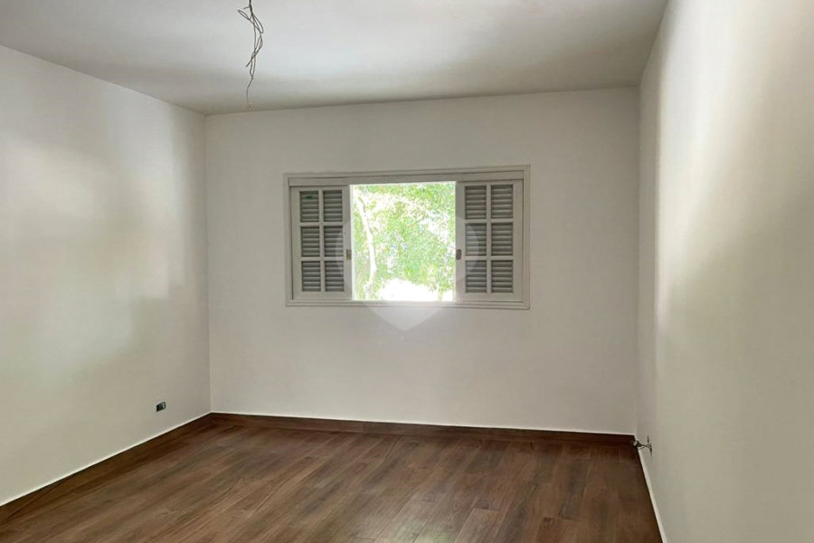 Casa à venda com 3 quartos, sendo 2 suítes, em Jardim Leonor Mendes de Barros, São Paulo, SP
