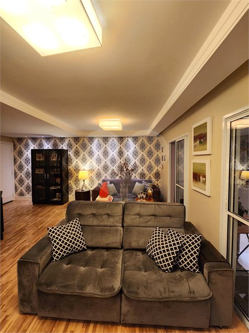 Apartamento à venda com 3 suítes em Vila Suzana, São Paulo, SP