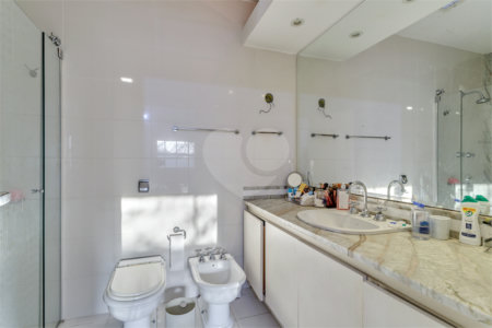 Casa à venda com 4 quartos, sendo 2 suítes, em Chácara Monte Alegre, São Paulo, SP
