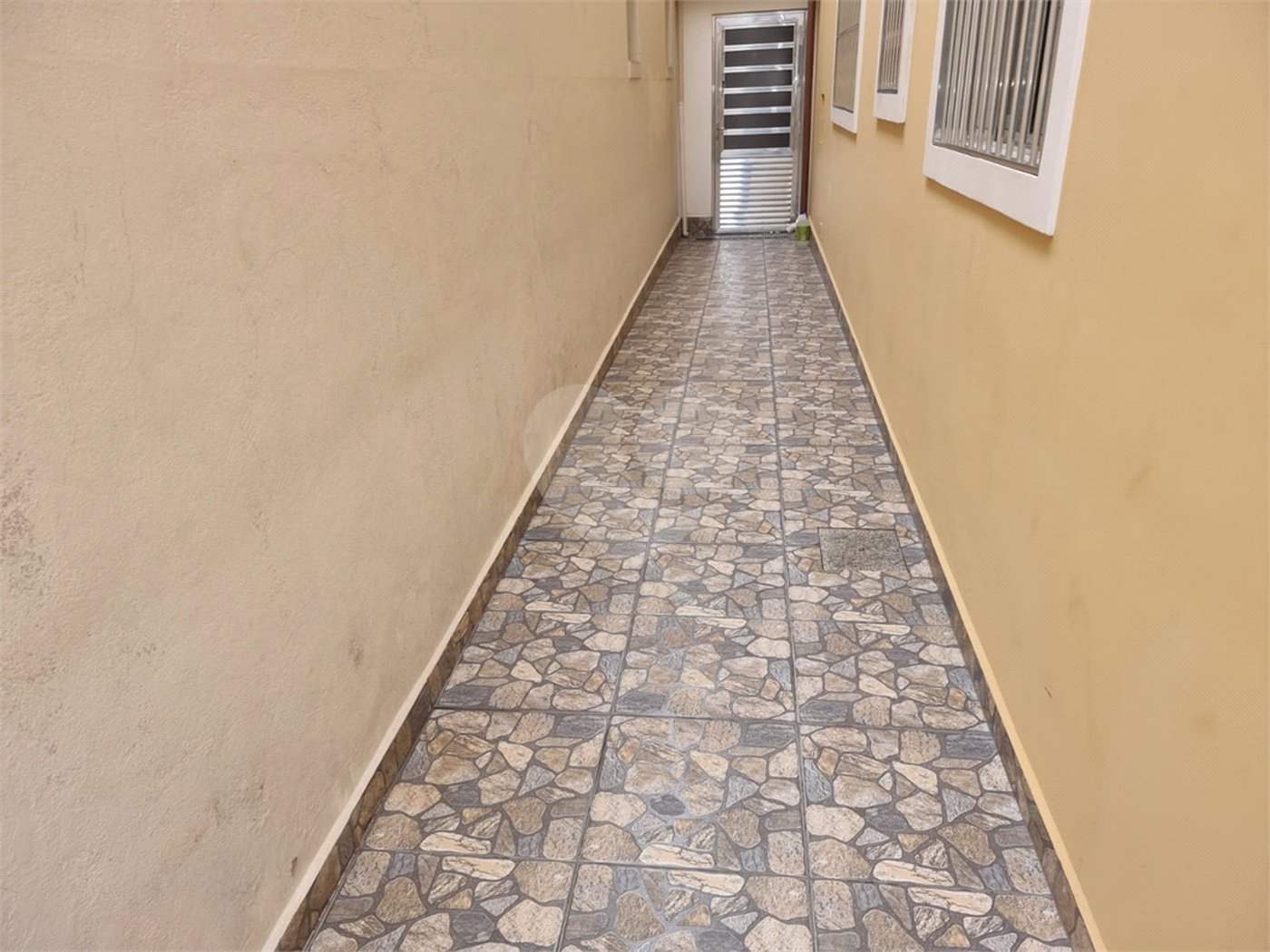 Sobrado à venda com 3 quartos, sendo 1 suíte,  em Jardim Campo Limpo, São Paulo, SP