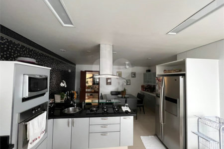 Casa à venda com 3 suítes no condomínio Residencial dos Lagos, Itupeva - SP