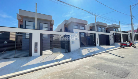Casa à venda com 3 quartos, sendo 1 suíte,  em Vila Petrópolis, Atibaia, SP