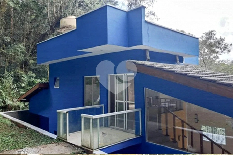 Casa à venda com 3 quartos, sendo 1 suíte, no condomínio Jardim da Montanha I, Mairiporã - SP