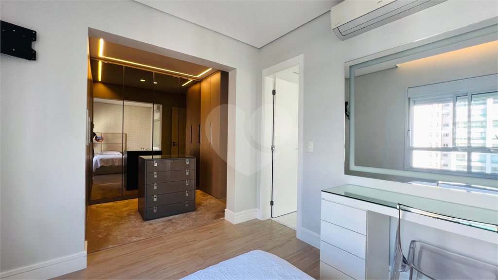 Apartamento à venda com 3 suítes em Campo Belo, São Paulo, SP